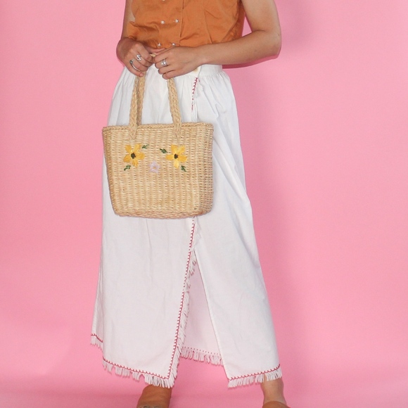 Vintage Handbags - VTG 1970s Woven Straw Basket with Embroidery